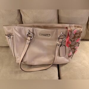 Coach Beige Leather Shoulder Bag